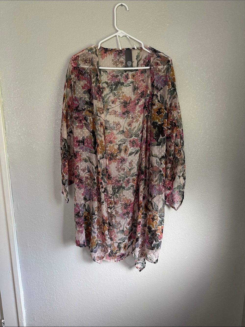 Vince Camuto Lightweight Boho Pink Floral Kimono Cardigan